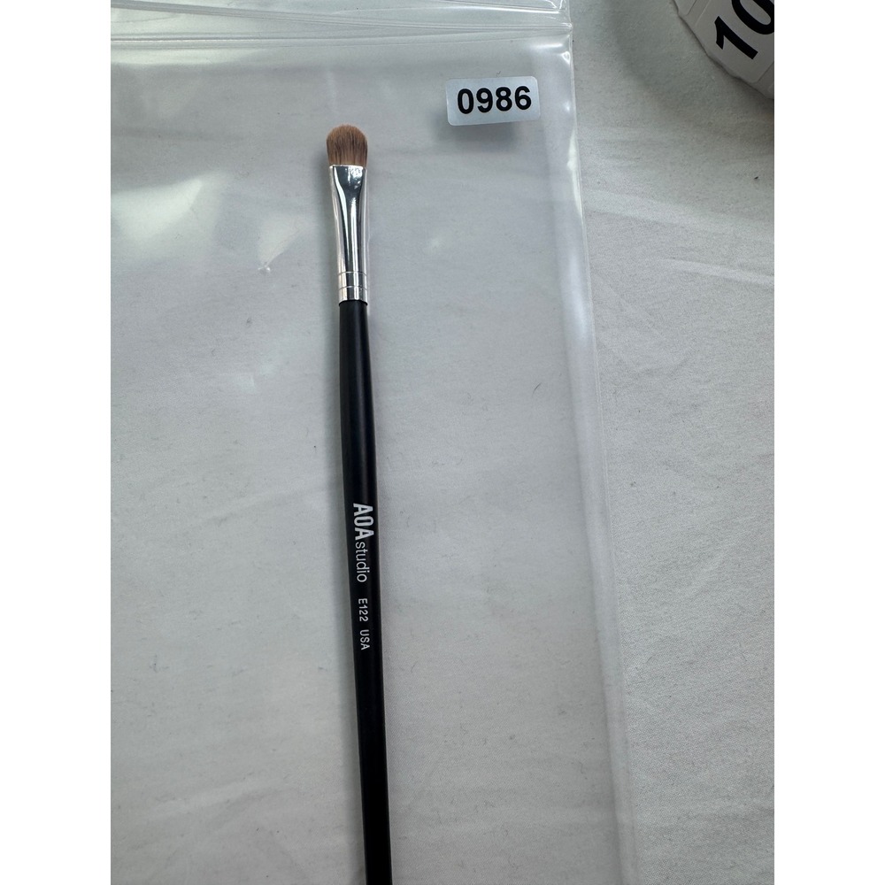 AOA Studio E122 Large Eye Shader Makeup Brush Black Silver Synthetic